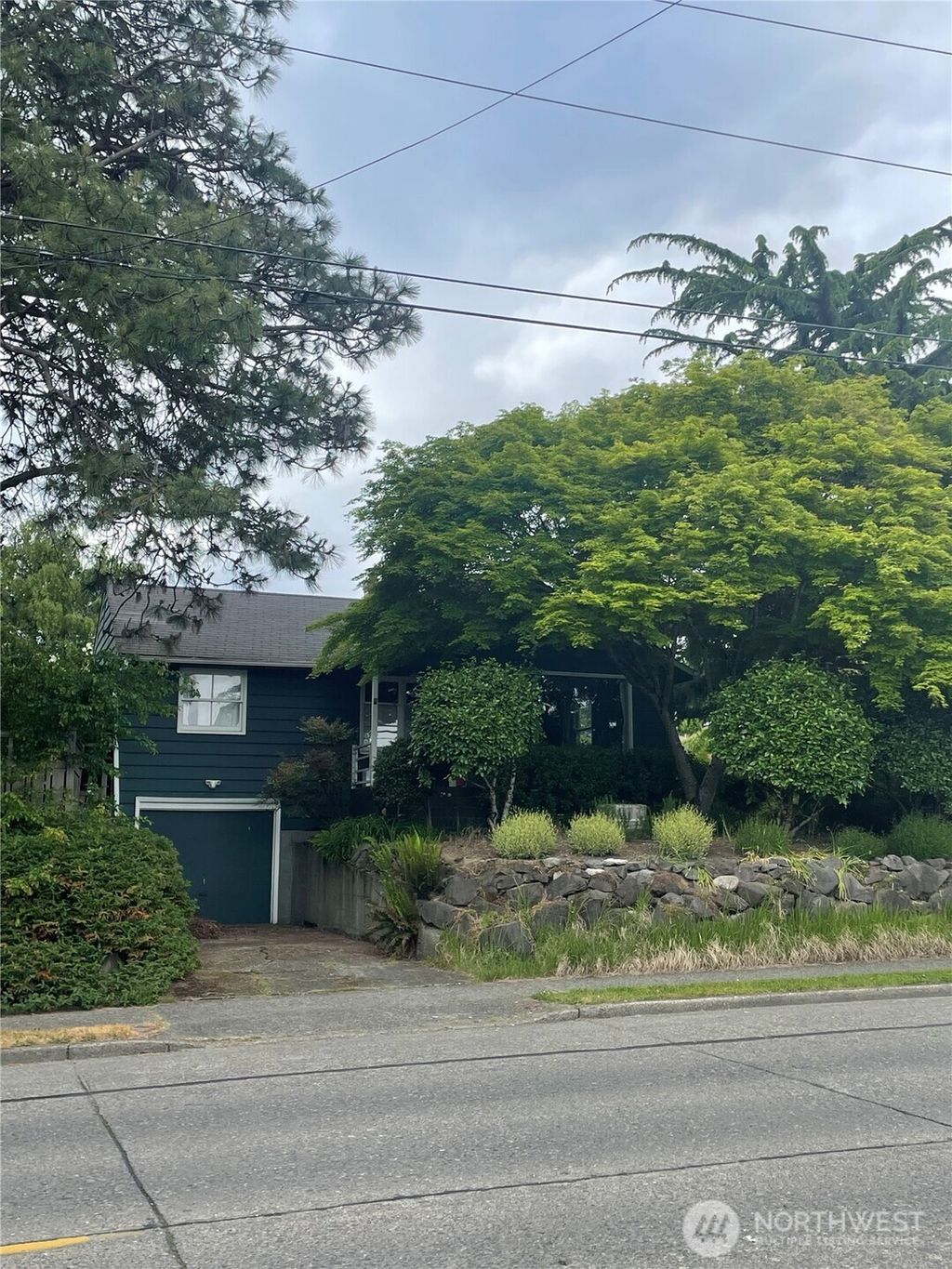 Photo of 4220 NE 65th Street, Seattle, WA 98115 (MLS # 2386114)