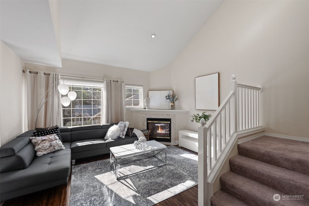 Photo of 18570 NE 57th St St, Redmond, WA 98052 (MLS # 2169373)