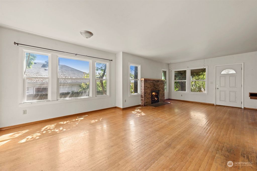 Photo of 946 N 79th Street, Seattle, WA 98103 (MLS # 2242165)