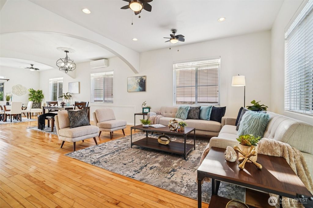 Photo of 534 25th Avenue S, Seattle, WA 98144 (MLS # 2466481)