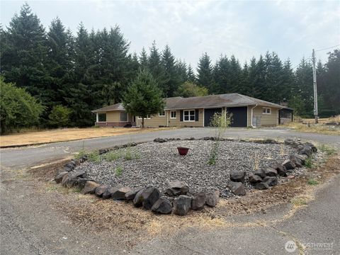 Photo of 819 King Rd Rd, Winlock, WA 98596 (MLS # 2415463)