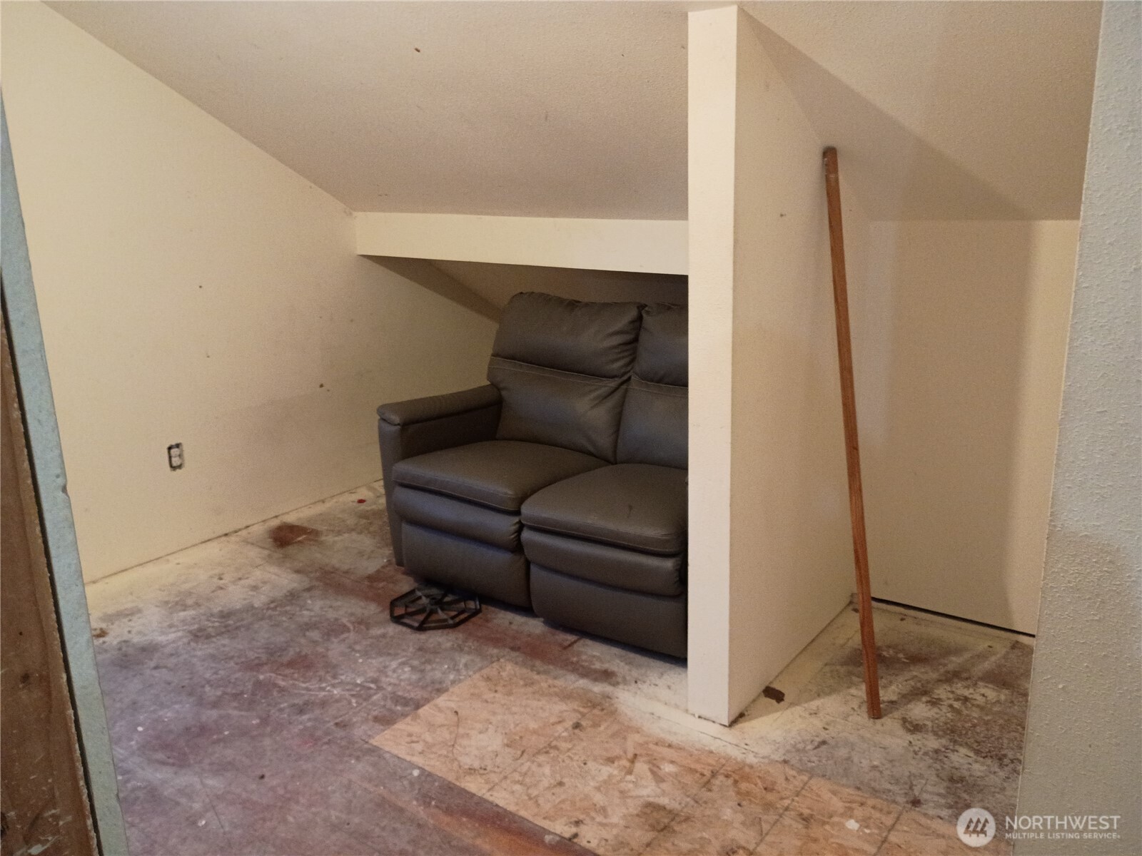 20968 Broadway Street