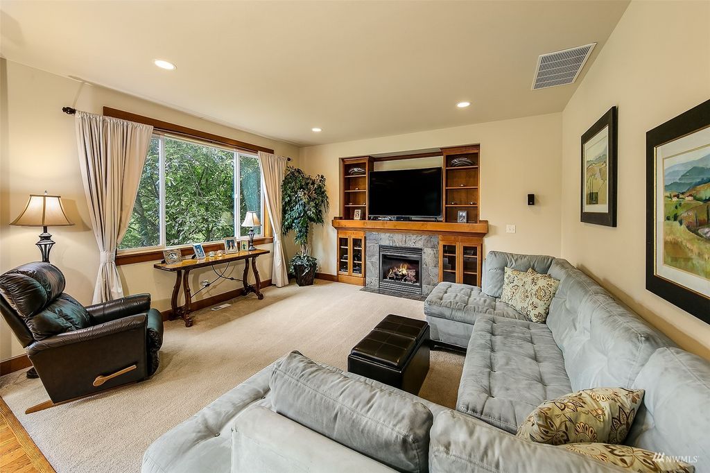 Photo of 20006 134th Court NE, Woodinville, WA 98072 (MLS # 1978636)