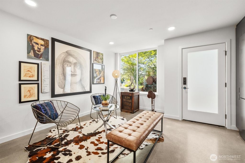 Photo of 907 S Warsaw Street, Seattle, WA 98108 (MLS # 2440230)