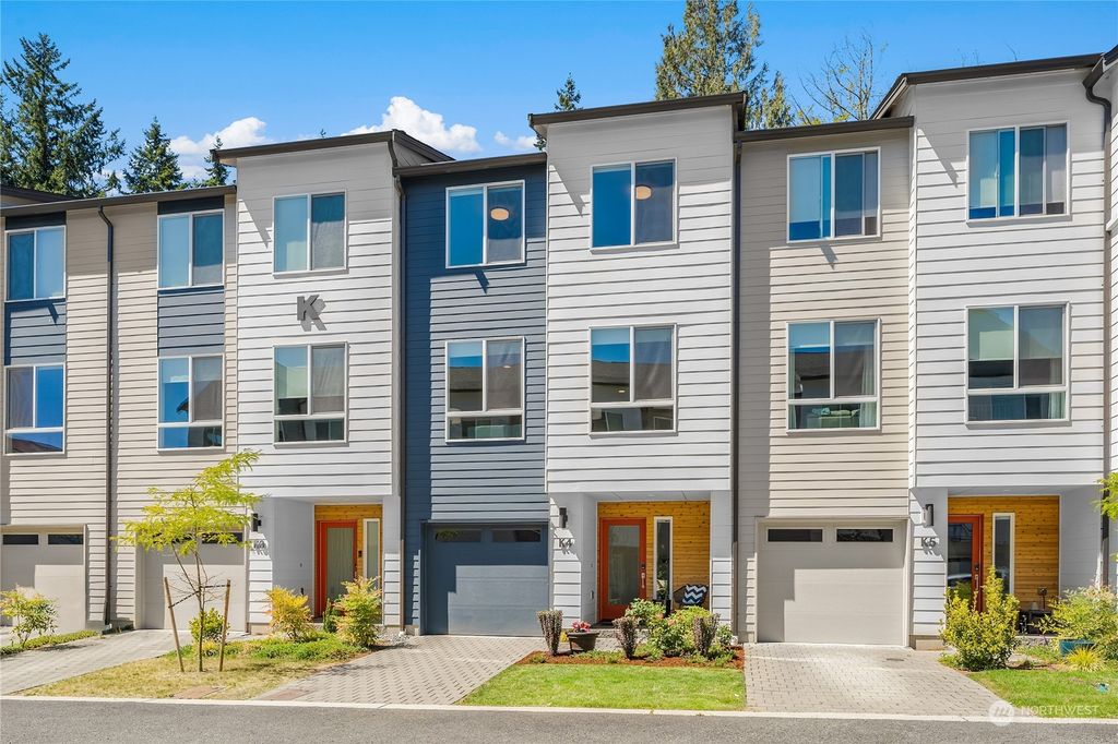 Photo of 13706 Manor Way #K4, Lynnwood, WA 98087 (MLS # 2147409)