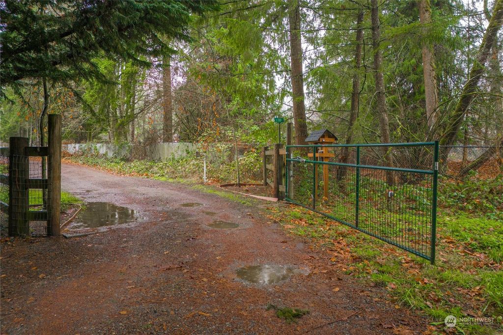 Photo of 17206 SE 338th Street, Auburn, WA 98092 (MLS # 2182632)