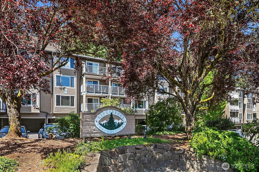Photo of 206 Mountain Park Boulevard SW #D203, Issaquah, WA 98027 (MLS # 2567520)