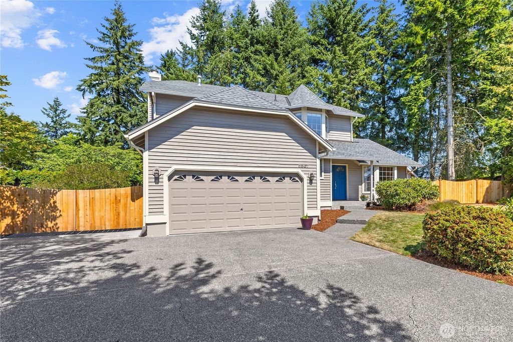Photo of 6807 185th Street SW, Lynnwood, WA 98037 (MLS # 2412325)