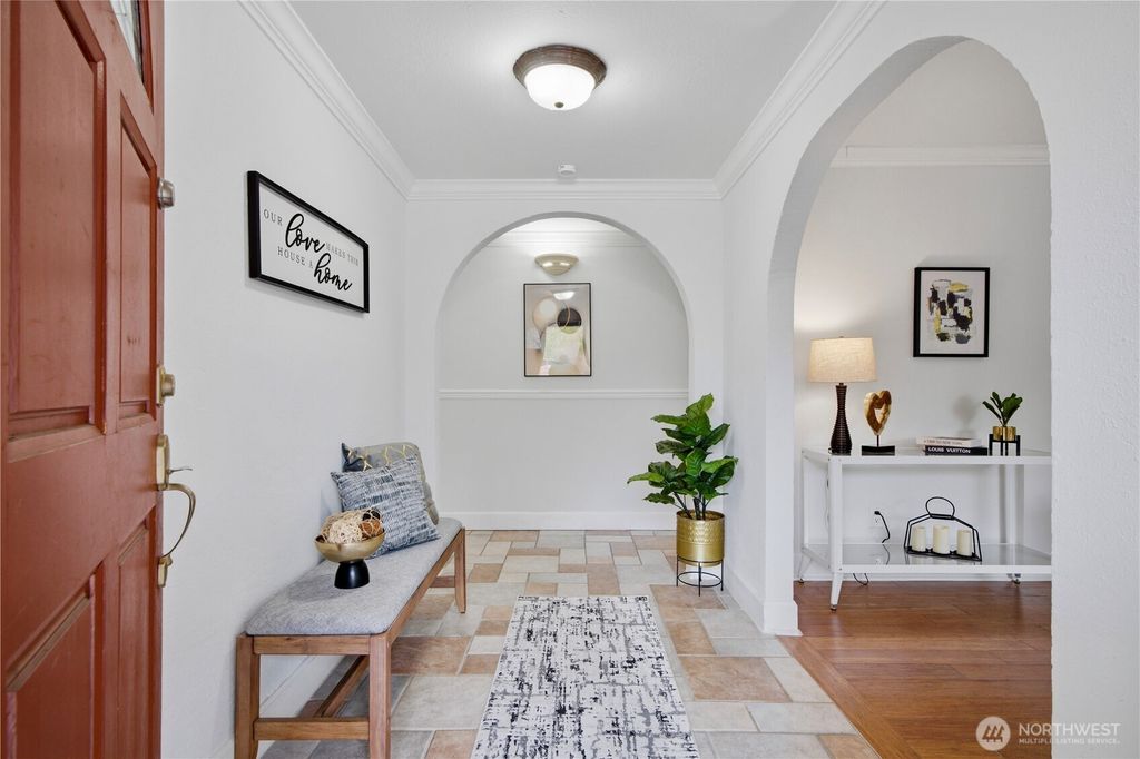 Photo of 14341 109th Avenue NE, Kirkland, WA 98034 (MLS # 2503025)