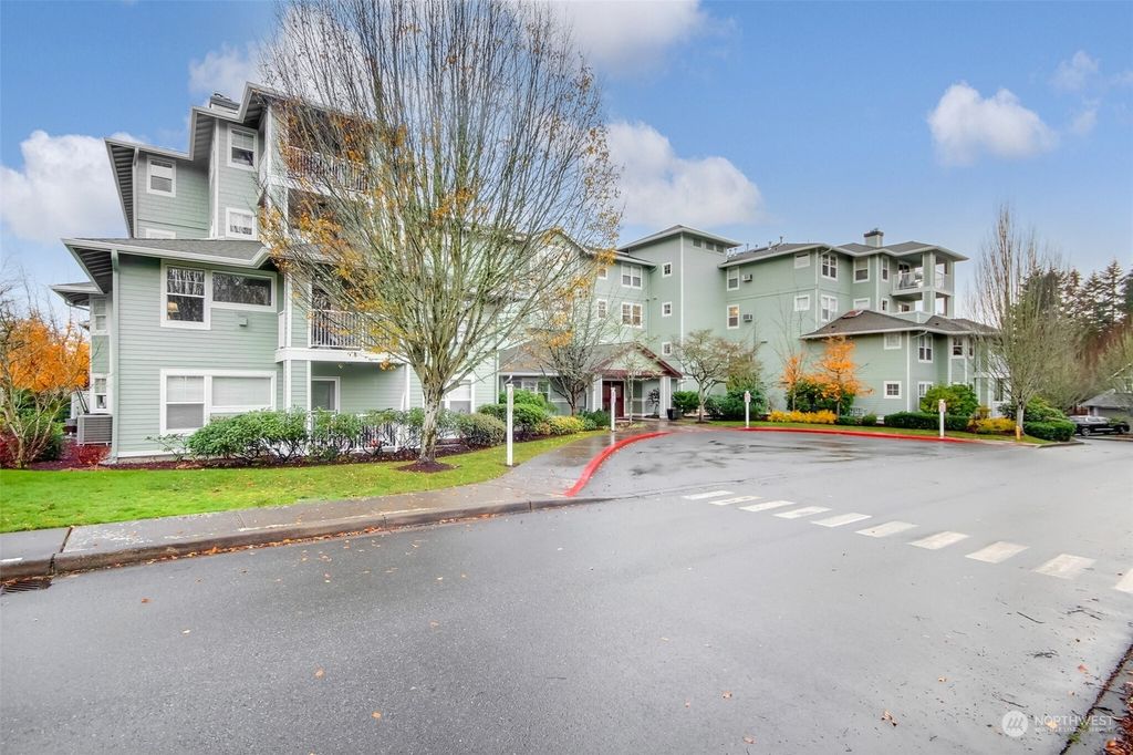 Photo of 22425 SE Highland Lane #206, Issaquah, WA 98029 (MLS # 2310044)