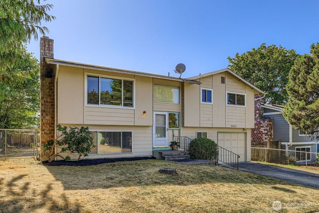 Photo of 12635 NE 154th Street, Woodinville, WA 98072 (MLS # 2435214)
