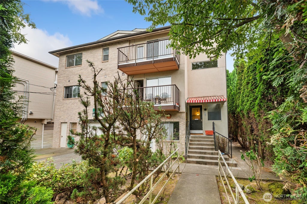 Photo of 709 N 95th St ST, Seattle, WA 98103 (MLS # 2589046)