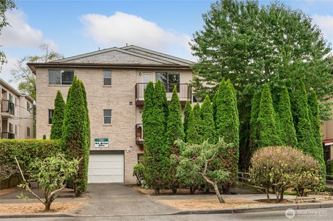 Photo of 709 N 95th St ST, Seattle, WA 98103 (MLS # 2589046)