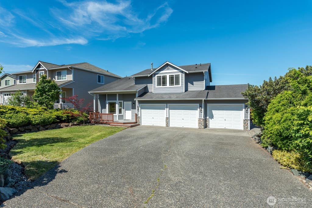 Photo of 8 80th Drive NE, Lake Stevens, WA 98292 (MLS # 2540015)
