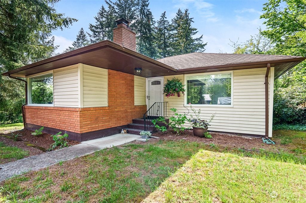 Photo of 11833 3rd Avenue S, Burien, WA 98168 (MLS # 2126720)