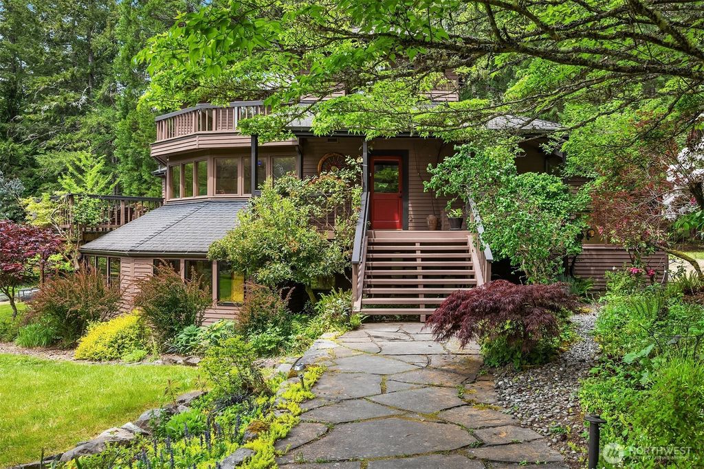 Photo of 21833 103rd Avenue SW, Vashon, WA 98070 (MLS # 2519506)