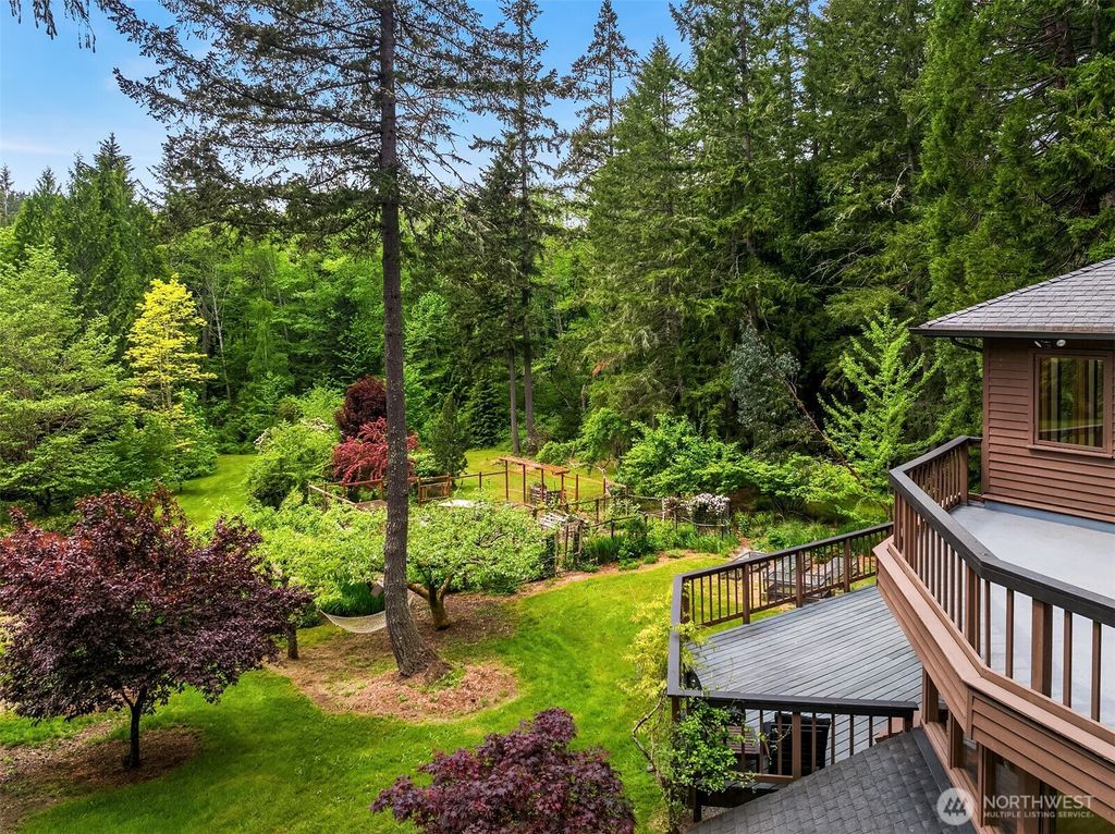 Photo of 21833 103rd Avenue SW, Vashon, WA 98070 (MLS # 2519506)