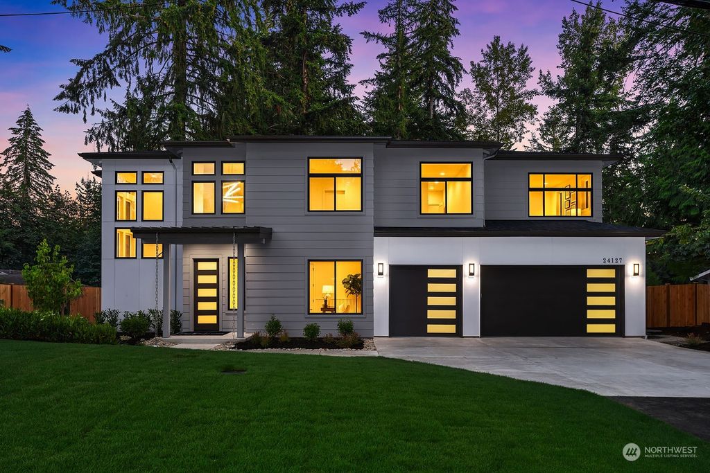 Photo of 24127 SE 30th Street, Sammamish, WA 98075 (MLS # 2287096)