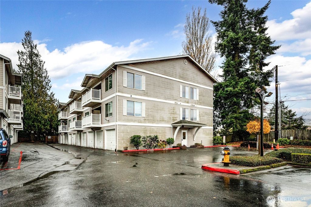 Photo of 1910 W Casino Road #334, Everett, WA 98204 (MLS # 2438731)