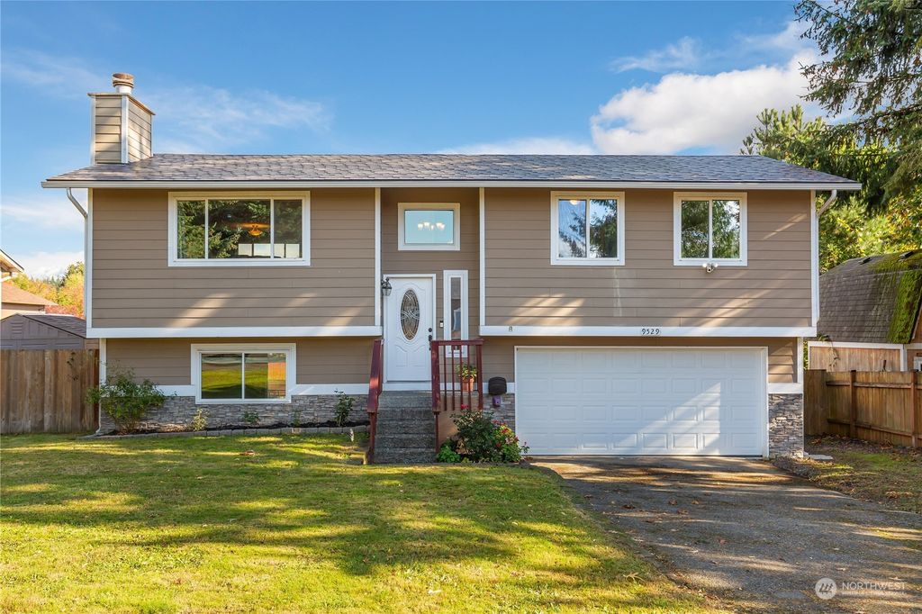 Photo of 9529 64th Drive NE, Marysville, WA 98270 (MLS # 2304145)