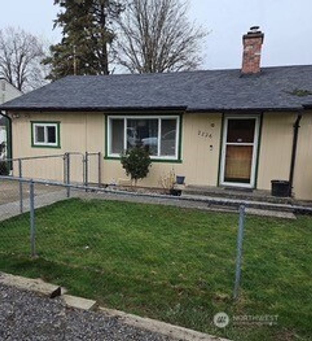 Photo of 2226 S 126th Street, Burien, WA 98168 (MLS # 2371516)
