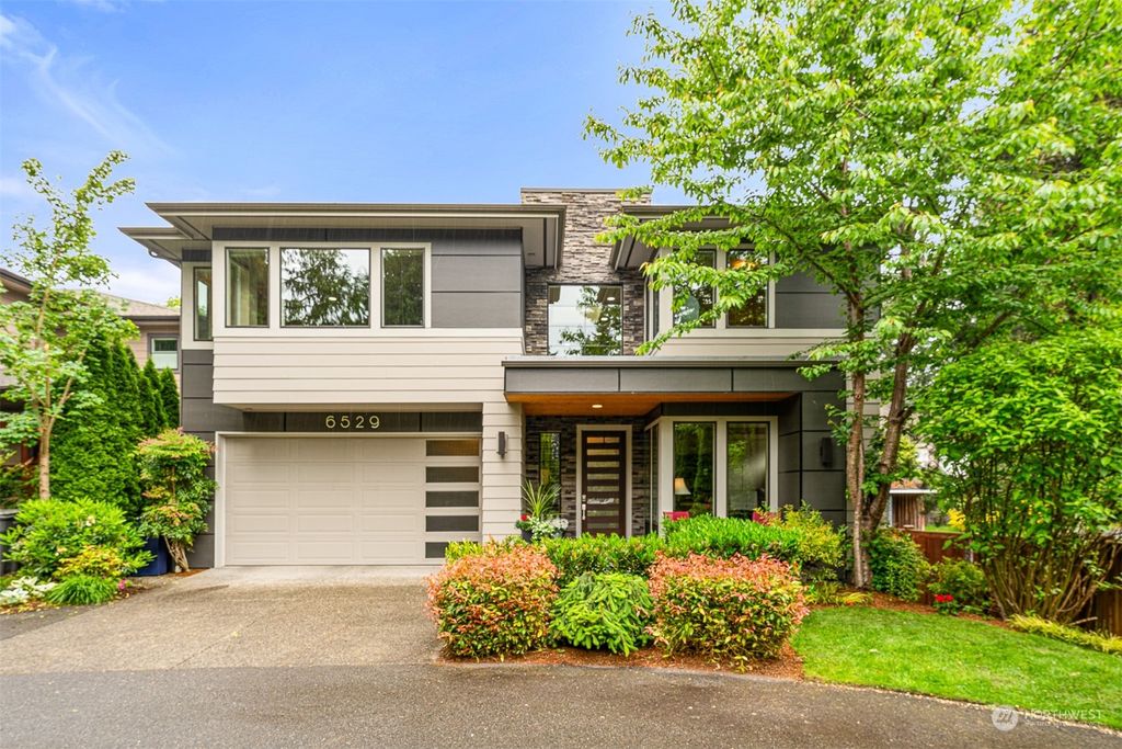 Photo of 6529 128th Avenue NE, Kirkland, WA 98033 (MLS # 2241182)