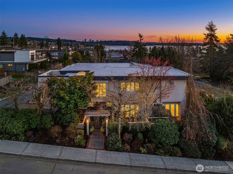Photo of 7 10th Avenue, Kirkland, WA 98033 (MLS # 2519665)
