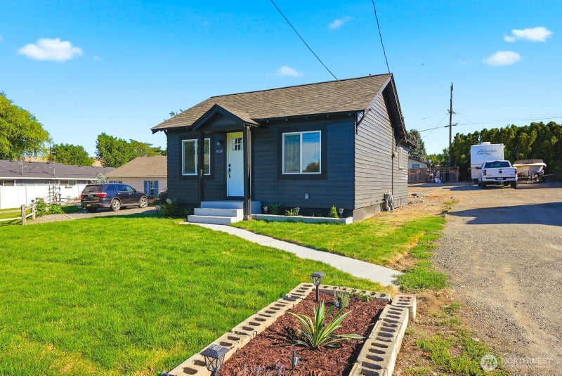 808 Fremont