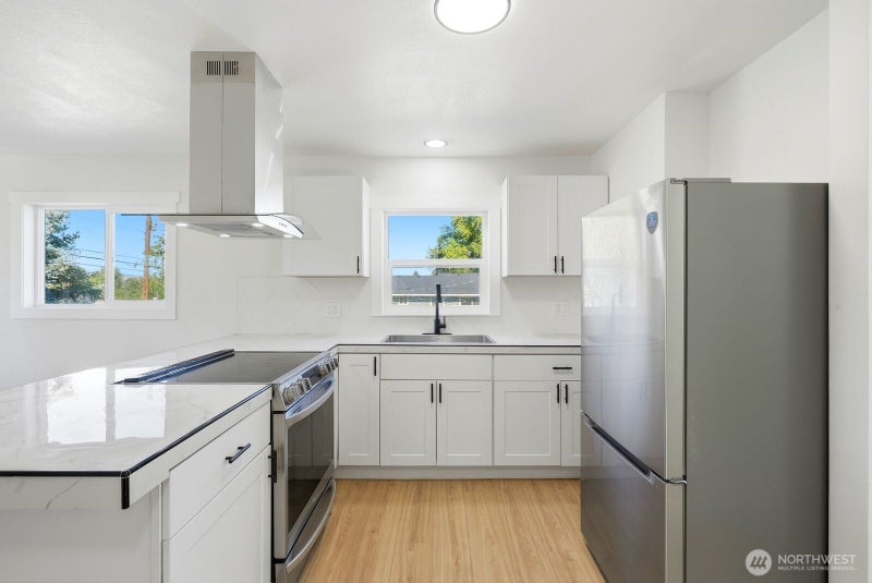 808 Fremont
