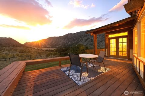 Photo of 52 Long Drive, Pateros, WA 98846 (MLS # 2420964)