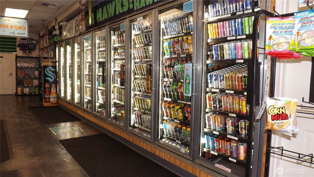 Photo of 7424 Evergreen Way Way, Everett, WA 98203 (MLS # 2464130)