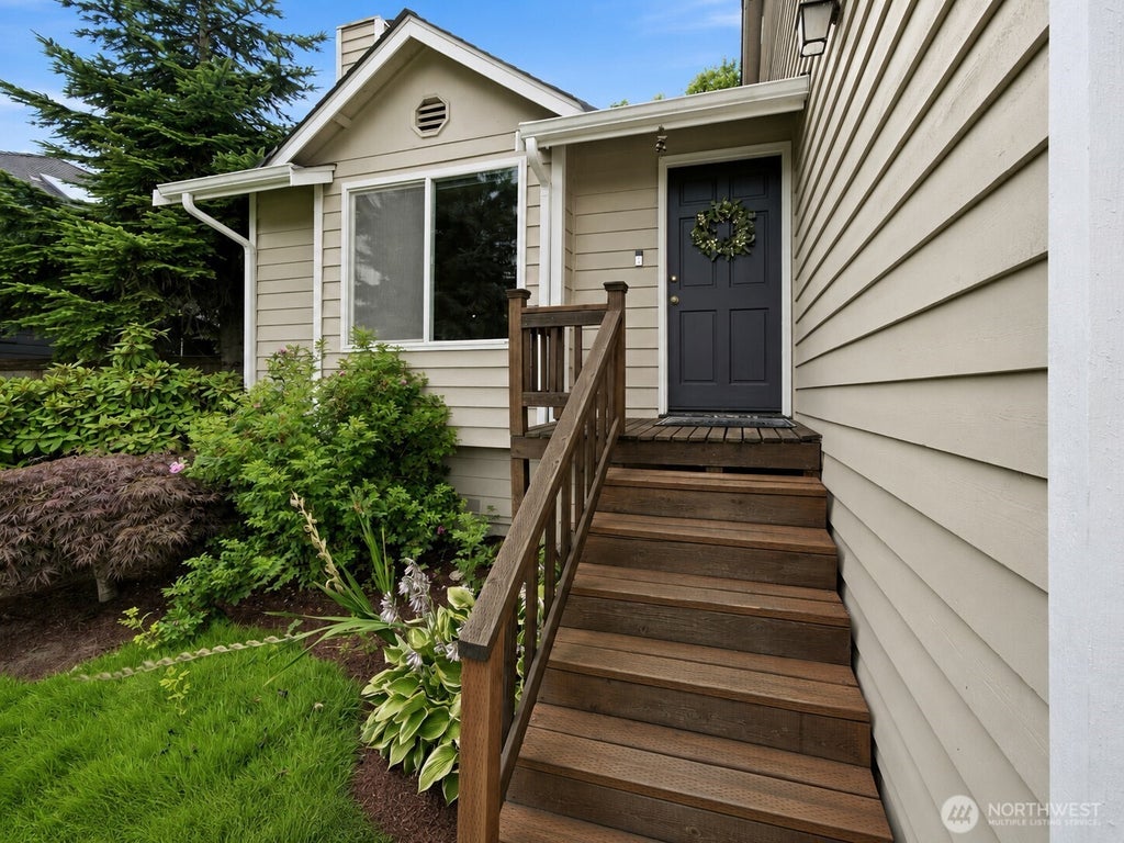Photo of 12419 93rd Avenue NE, Kirkland, WA 98034 (MLS # 2574833)
