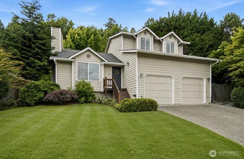 Photo of 12419 93rd Avenue NE, Kirkland, WA 98034 (MLS # 2574833)