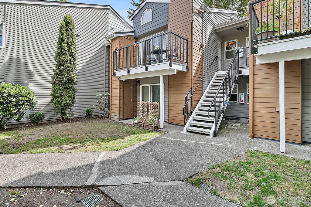 Photo of 2609 S 272nd Street #36, Kent, WA 98032 (MLS # 2413690)