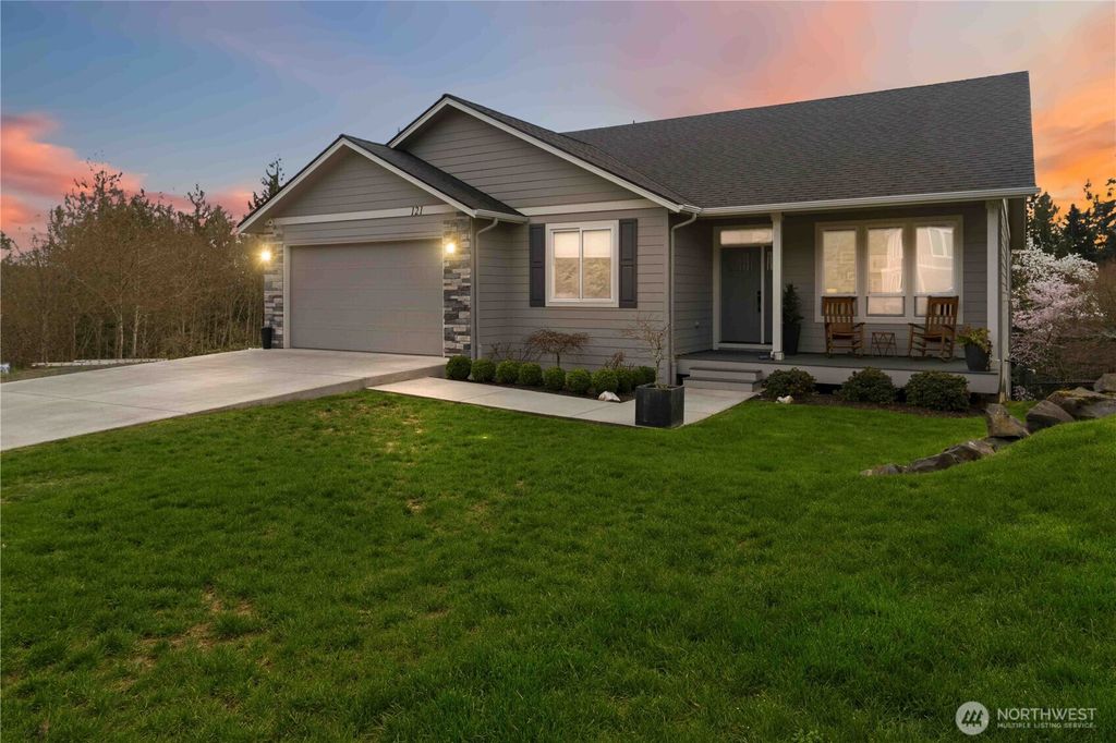 Photo of 121 Altavista Road, Longview, WA 98632 (MLS # 2499640)