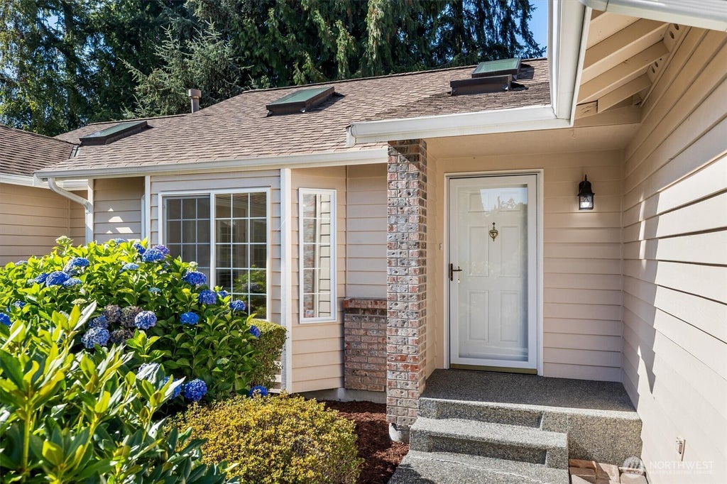 Photo of 14118 Beverly Park Road #B, Edmonds, WA 98026 (MLS # 2585713)