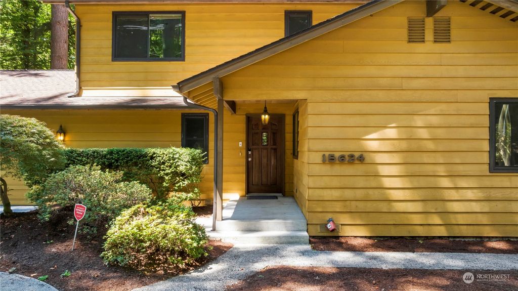 Photo of 15624 SE Newport Way, Bellevue, WA 98006 (MLS # 2138798)