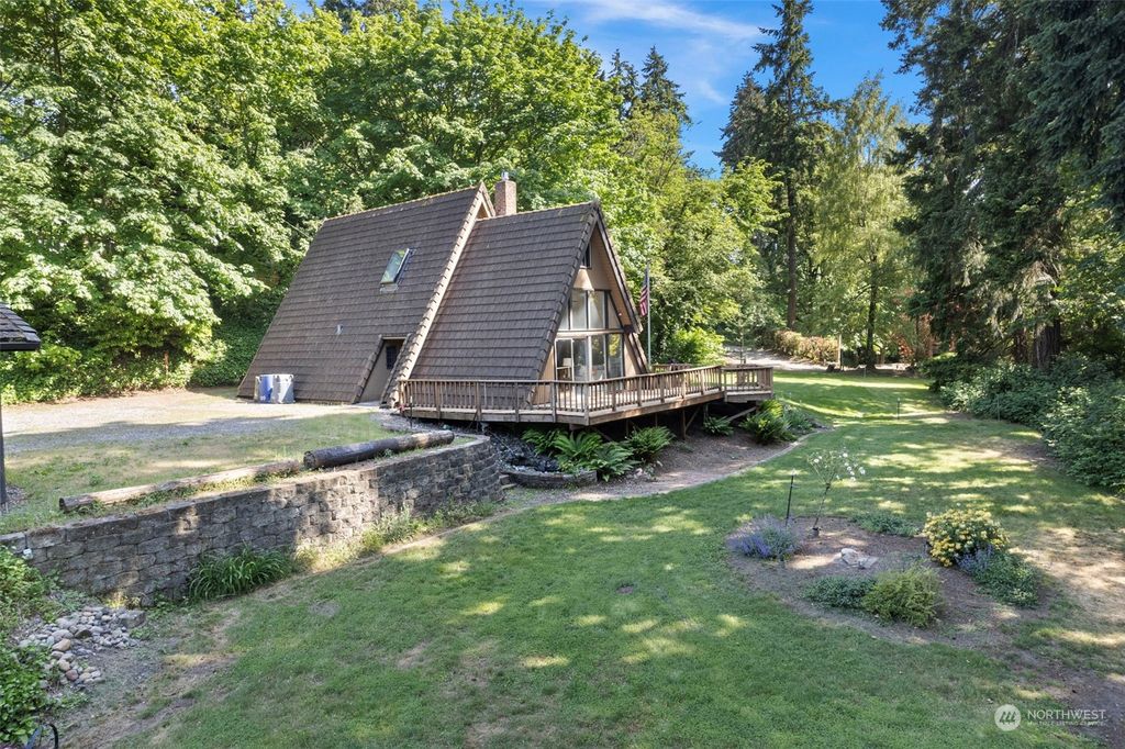 Photo of 706 Milton Way, Milton, WA 98354 (MLS # 2072473)