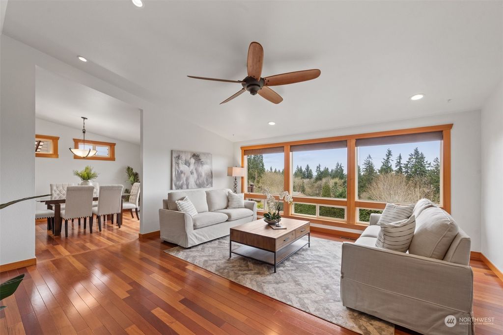 Photo of 4207 136th Place SE, Bellevue, WA 98006 (MLS # 2056904)