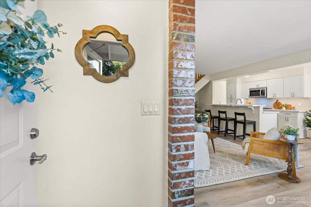 Photo of 410 214th Street SW #B, Bothell, WA 98021 (MLS # 2480163)