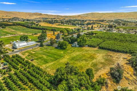 Photo of 1105 Easy Street, Wenatchee, WA 98801 (MLS # 2551669)