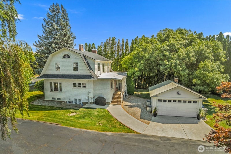1105 Easy Street