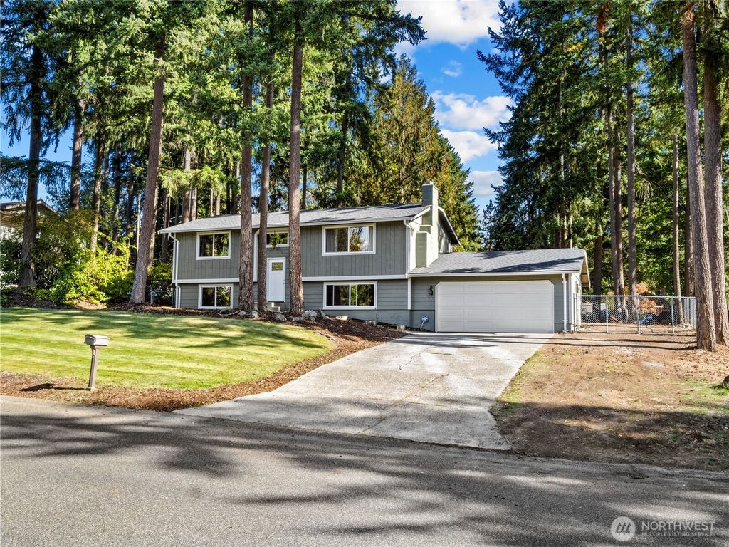 Photo of 2303 cherokee Boulevard, Puyallup, WA 98374 (MLS # 2443560)