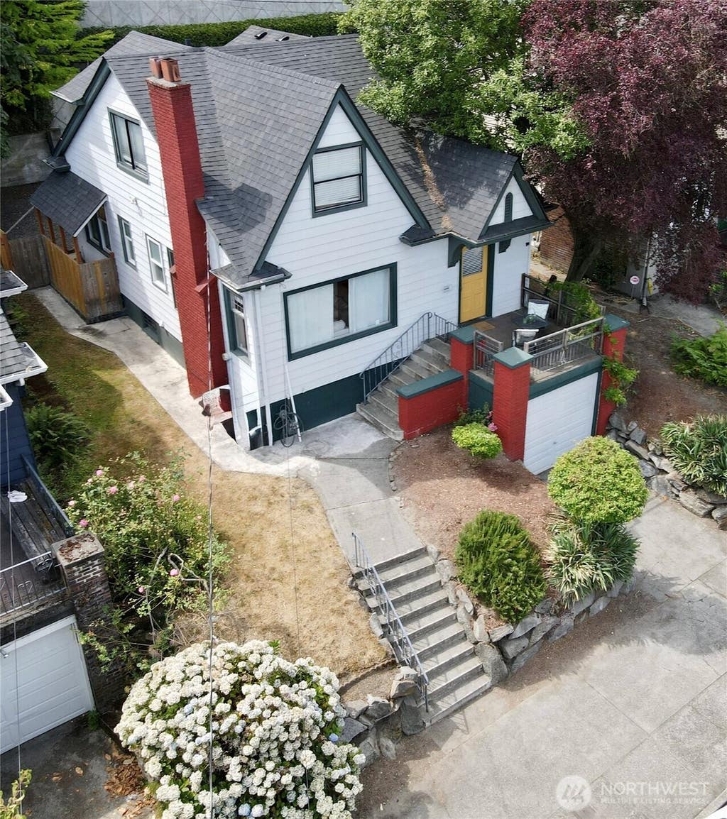 Photo of 1915 Dexter Avenue N, Seattle, WA 98109 (MLS # 2568235)