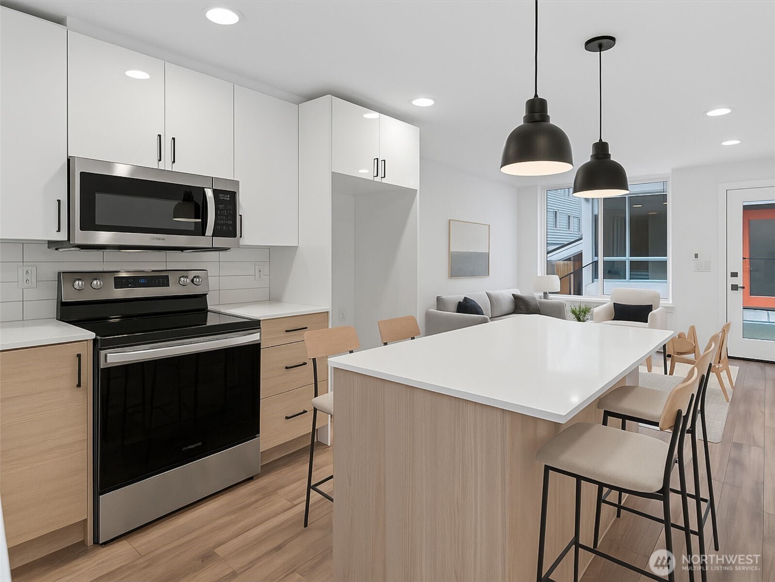 909 Hiawatha Place S A