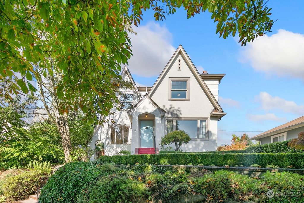 Photo of 1908 NE Naomi Place, Seattle, WA 98115 (MLS # 2156574)