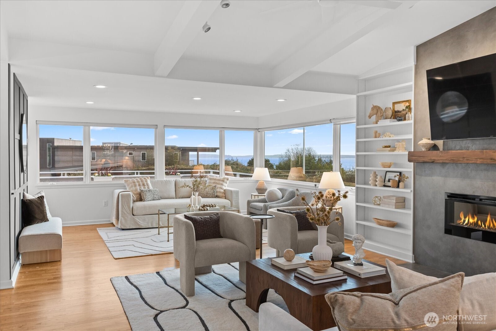 1400 Magnolia Boulevard W