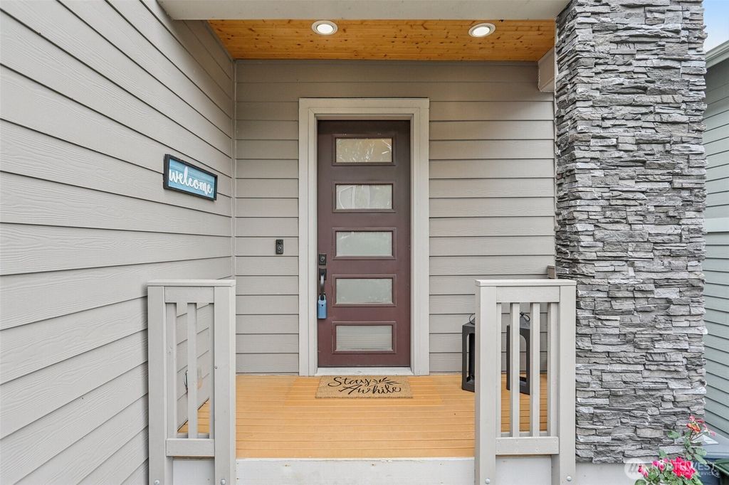 Photo of 12814 83rd Avenue Ct E, Puyallup, WA 98373 (MLS # 2444462)