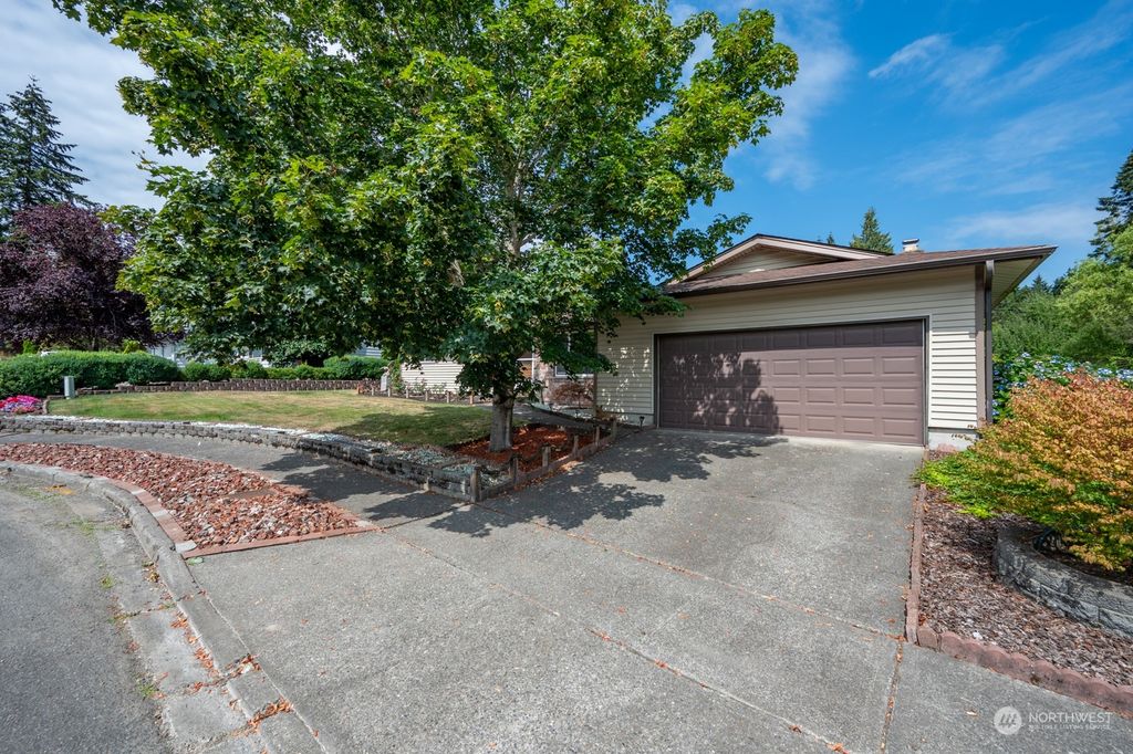 Photo of 10723 28th Avenue NE, Seattle, WA 98125 (MLS # 2278816)