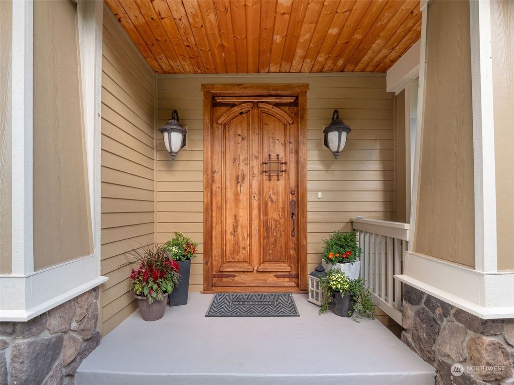 Photo of 6614 Lake Washington Boulevard SE, Newcastle, WA 98056 (MLS # 2295026)